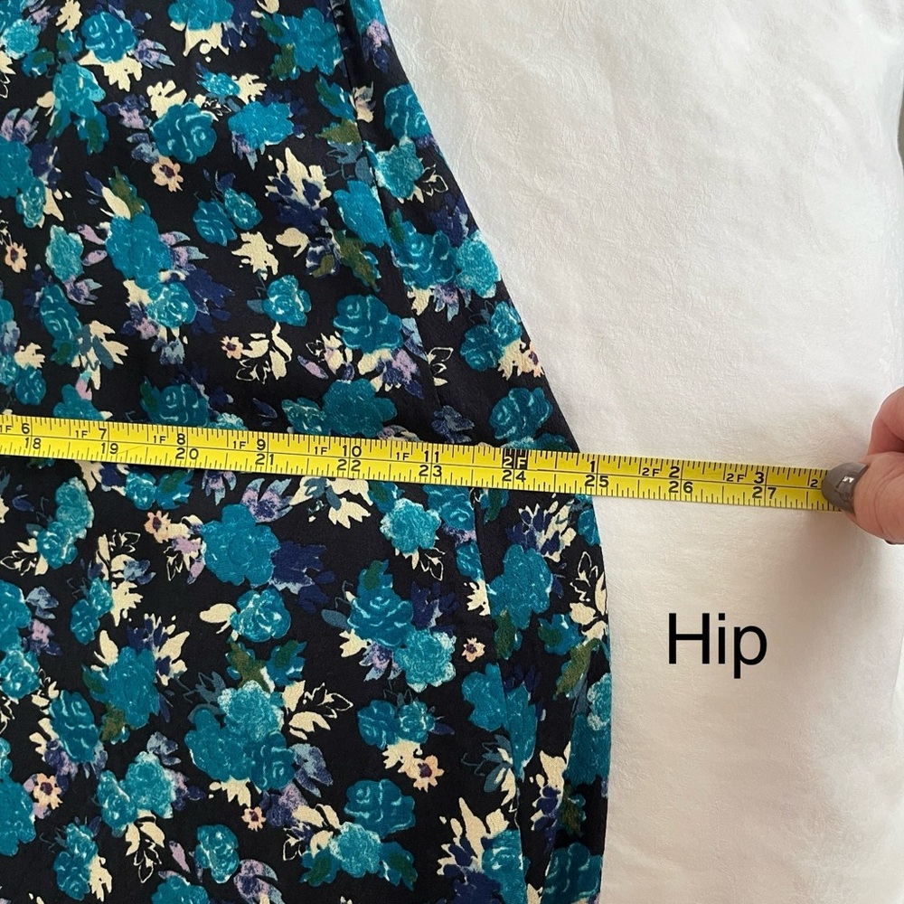 Zara pretty floral dress - Picture 11 of 13